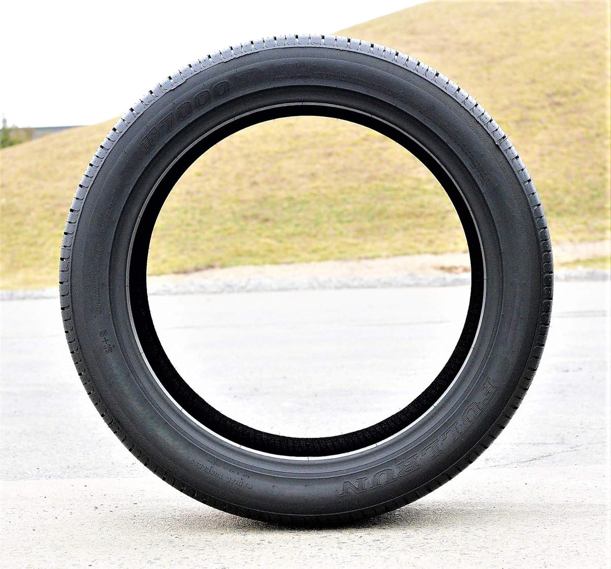 235/55R19 105V XL Passenger Tire M820