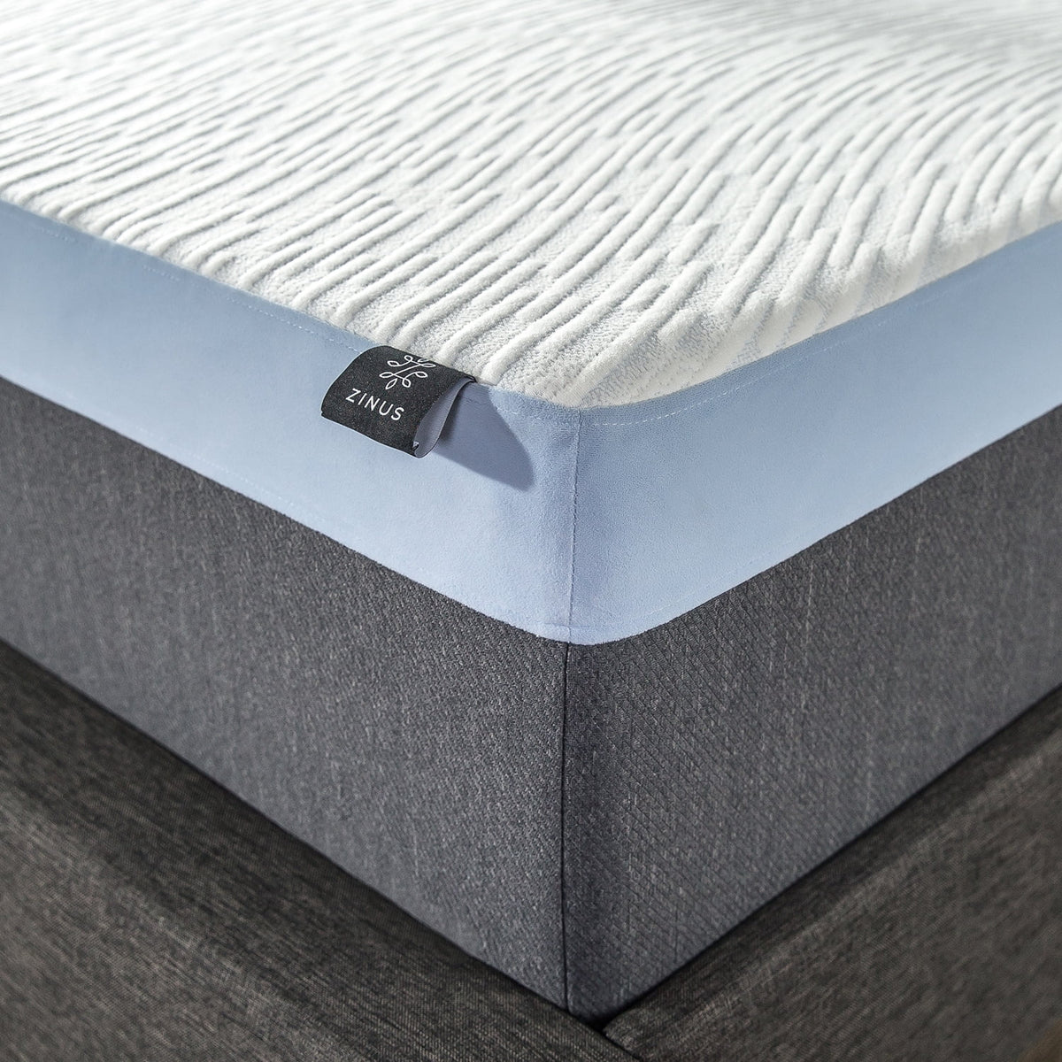 12 Gel Memory Foam Mattress Queen Q1006